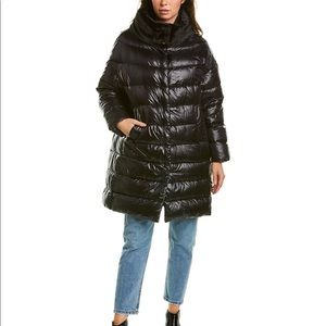NWT Herno ultra lightweight down coat with faux fur collar